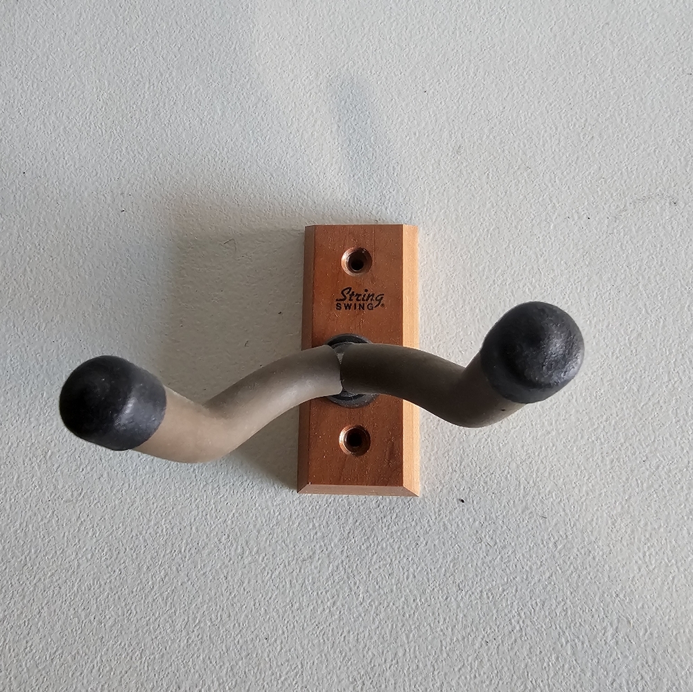 Guartar Wall Hanger
